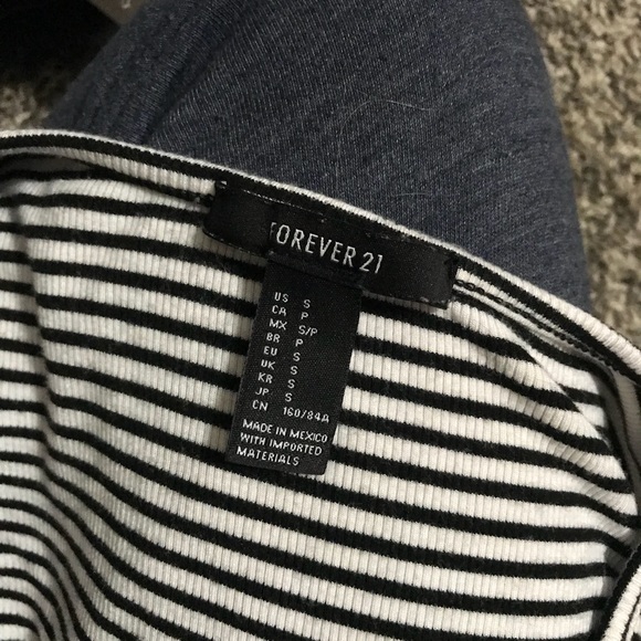 Crop top - Picture 2 of 2